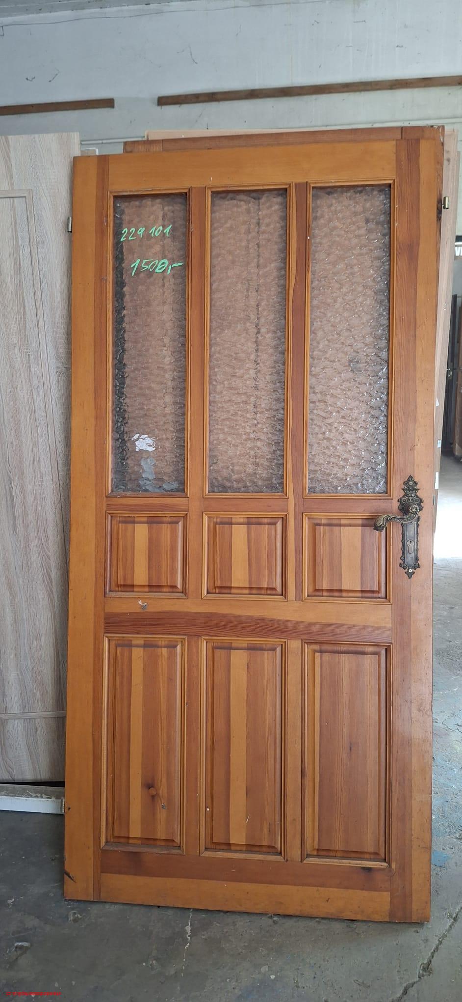 dveře dřevěné 90 L  prosklené + kování bez klíče